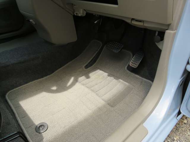 2010 Daihatsu Move Conte – thumbnail 2