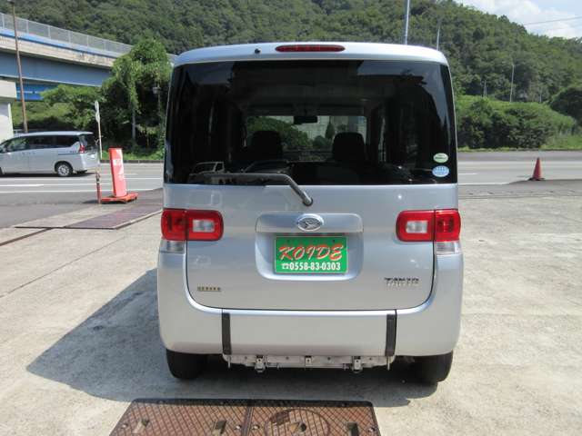 2010 Daihatsu Tanto – thumbnail 3