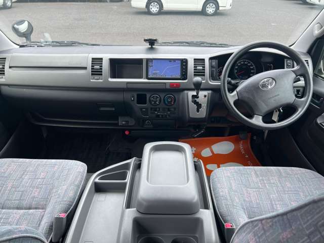 2007 Toyota Hiace – thumbnail 2