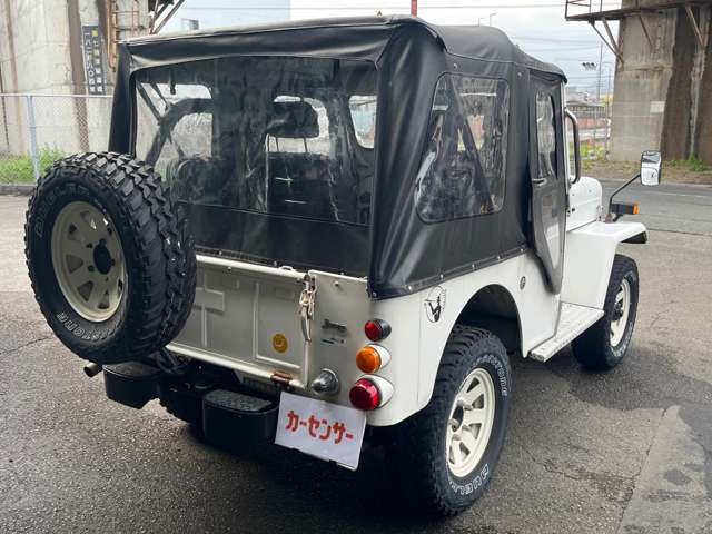 1996 Mitsubishi Jeep – thumbnail 3