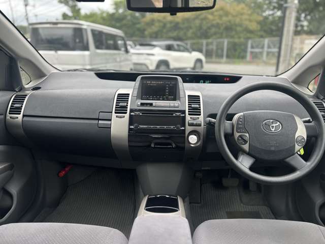 2010 Toyota Prius EX – thumbnail 3