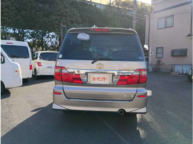 2005 Toyota Alphard – thumbnail 4