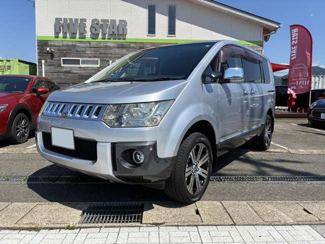 2009 Mitsubishi Delica D:5 – thumbnail 4