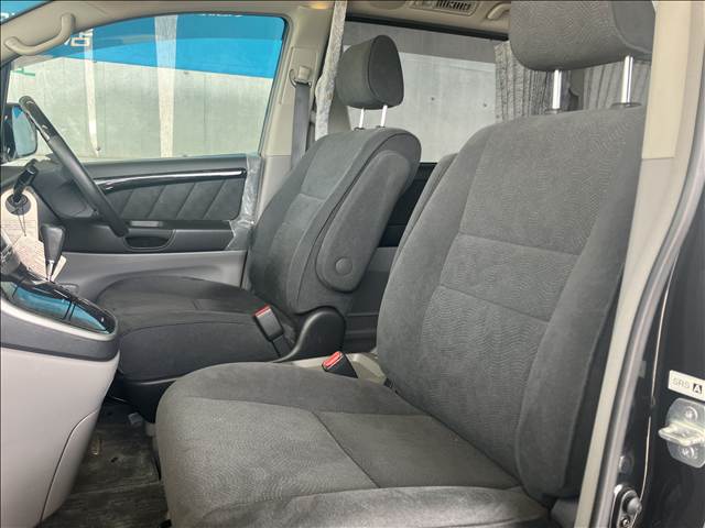 2005 Toyota Alphard – thumbnail 3