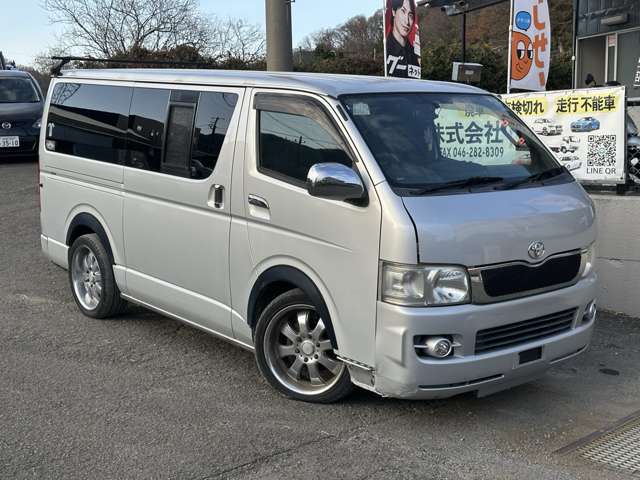 2006 Toyota Hiace – thumbnail 2