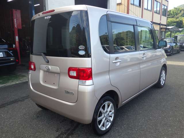 2009 Daihatsu Tanto – thumbnail 4