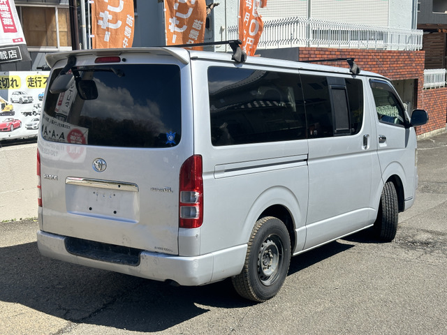 2005 Toyota Hiace – thumbnail 4