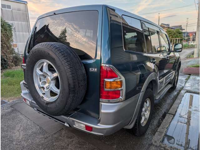 2002 Mitsubishi Pajero – thumbnail 3