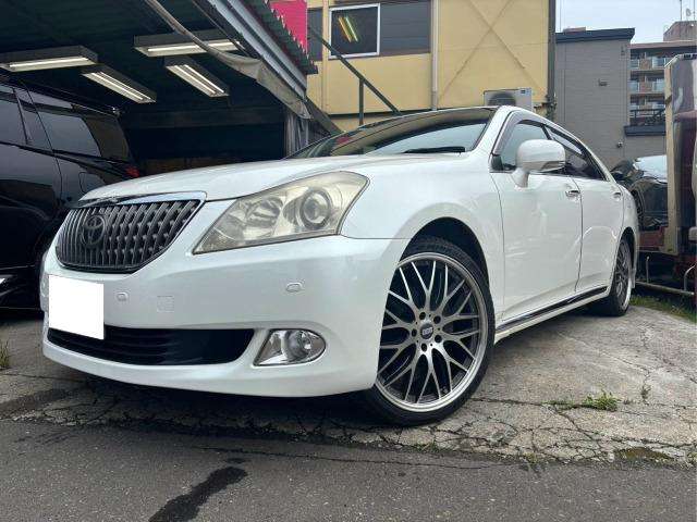 2009 Toyota Crown Majesta – thumbnail 4