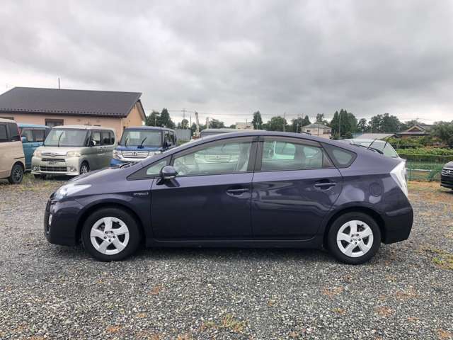 2011 Toyota Prius – thumbnail 4