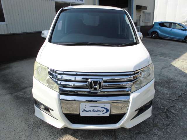 2010 Honda Stepwgn – thumbnail 3
