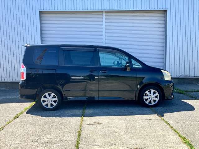 2008 Toyota Noah – thumbnail 4