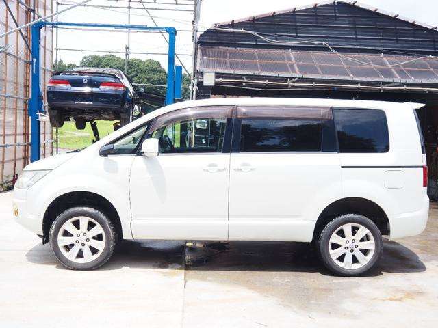 2007 Mitsubishi Delica D:5 – thumbnail 3