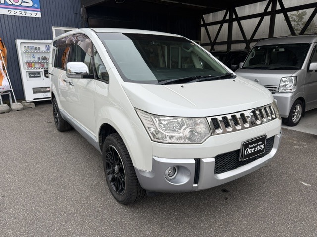 2008 Mitsubishi Delica D:5