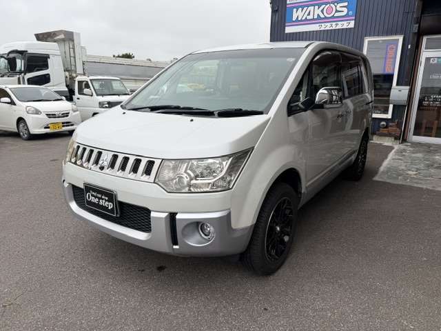 2008 Mitsubishi Delica D:5 – thumbnail 3