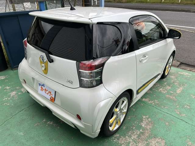 2009 Toyota iQ – thumbnail 4