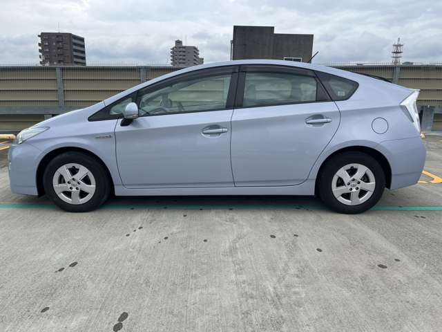 2010 Toyota Prius – thumbnail 4