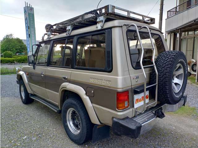 1990 Mitsubishi Pajero – thumbnail 3