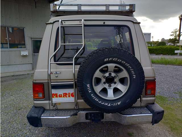 1990 Mitsubishi Pajero – thumbnail 4