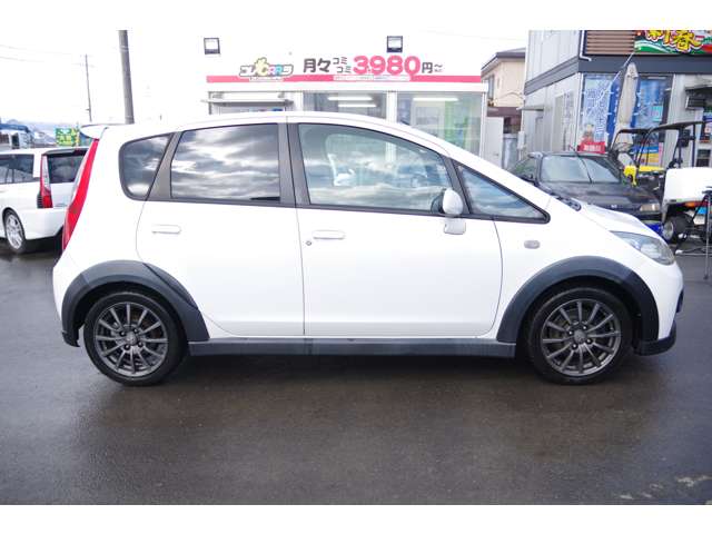 2009 Mitsubishi Colt – thumbnail 4