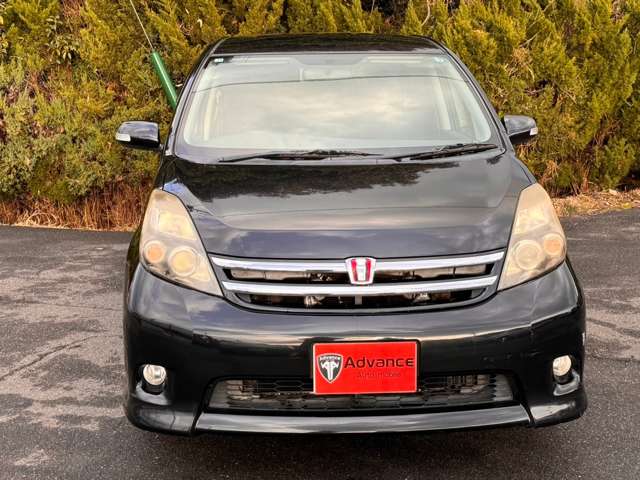 2009 Toyota Isis – thumbnail 2
