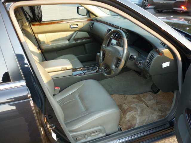1998 Nissan Cima – thumbnail 3