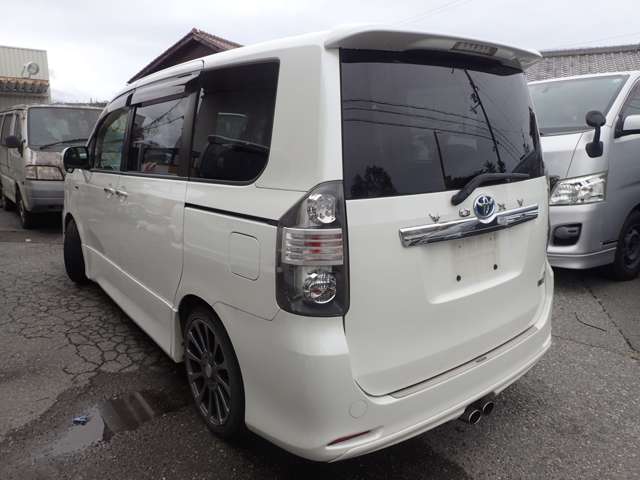 2007 Toyota Voxy – thumbnail 4