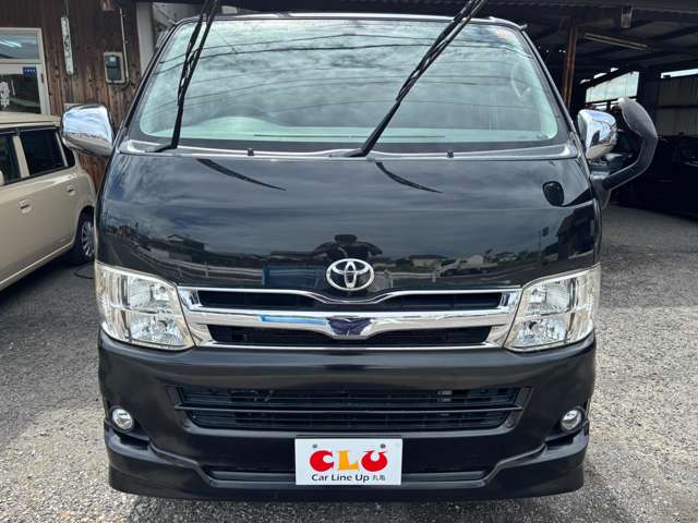 2010 Toyota Regius Ace – thumbnail 2