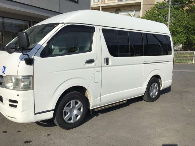 2008 Toyota Hiace – thumbnail 3