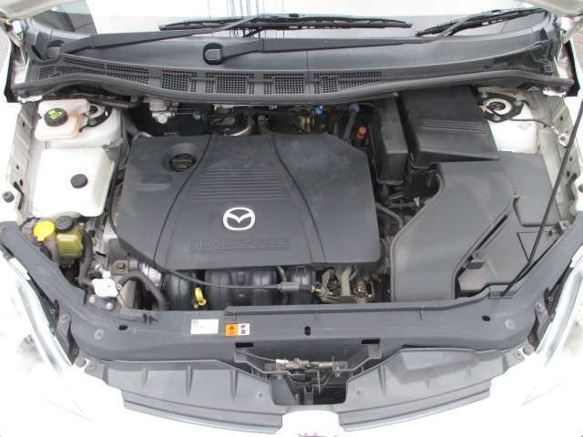 2005 Mazda Premacy – thumbnail 3