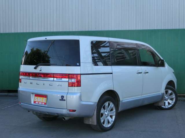 2008 Mitsubishi Delica D:5 – thumbnail 2