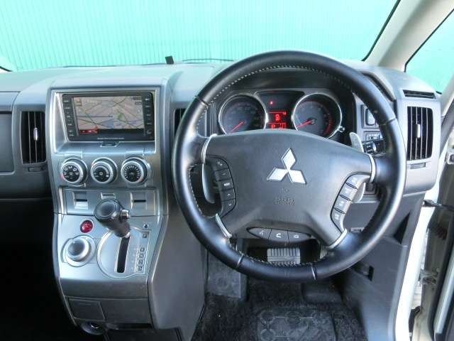 2008 Mitsubishi Delica D:5 – thumbnail 4