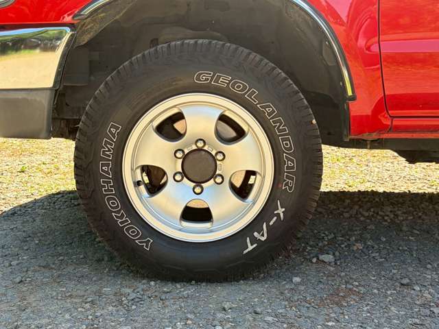 1996 Toyota Hilux Surf – thumbnail 3