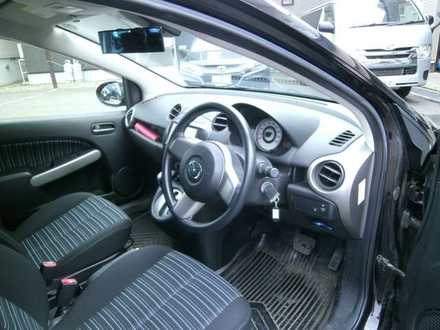 2010 Mazda Demio – thumbnail 2
