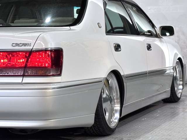 2002 Toyota Crown Royal – thumbnail 4