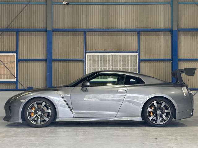 2008 Nissan GT-R – thumbnail 4
