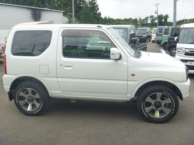 2010 Suzuki Jimny – thumbnail 4