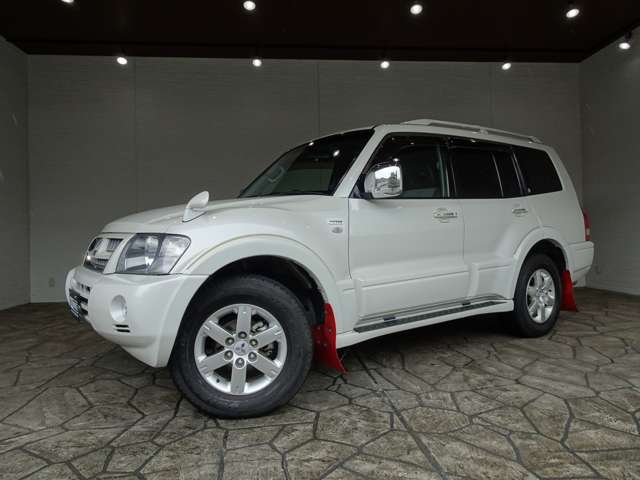 2005 Mitsubishi Pajero – thumbnail 2