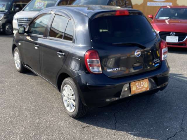 2010 Nissan March – thumbnail 3