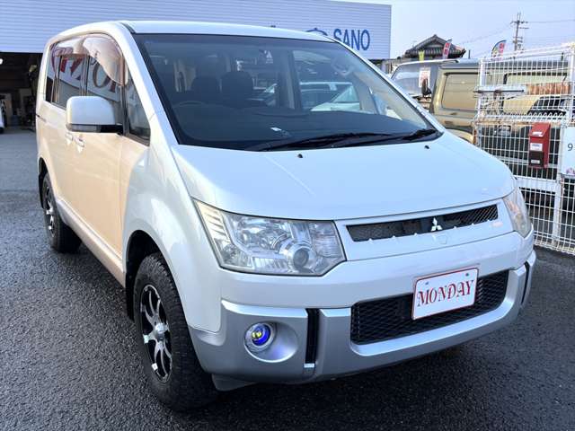 2008 Mitsubishi Delica D:5 – thumbnail 3