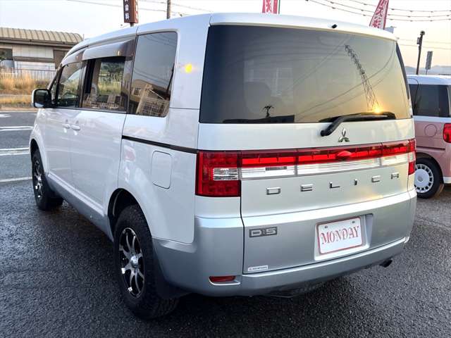 2008 Mitsubishi Delica D:5 – thumbnail 4