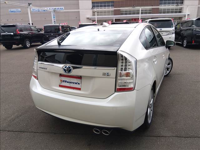2010 Toyota Prius – thumbnail 2