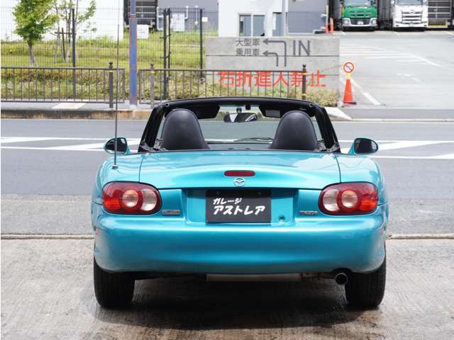 2003 Mazda Roadster – thumbnail 2