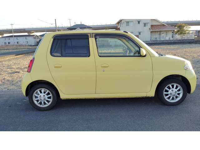 2010 Daihatsu Esse – thumbnail 4
