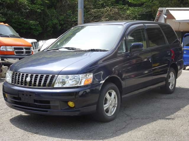 2001 Nissan Bassara – thumbnail 3