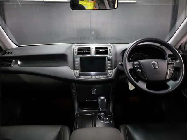 2008 Toyota Crown Athlete – thumbnail 4