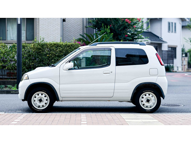 1999 Mazda Laputa – thumbnail 3