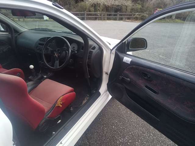 1998 Mitsubishi Mirage – thumbnail 2