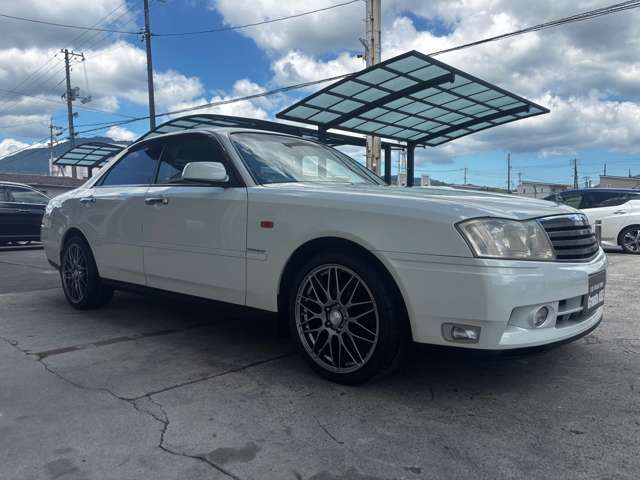 2000 Nissan Gloria – thumbnail 4
