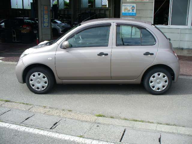 2009 Nissan March – thumbnail 4